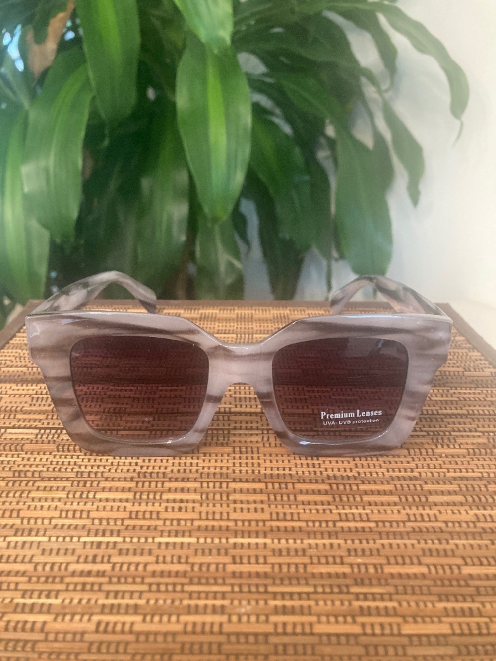 Grey Bold Retro Square Sunglasses (5568)